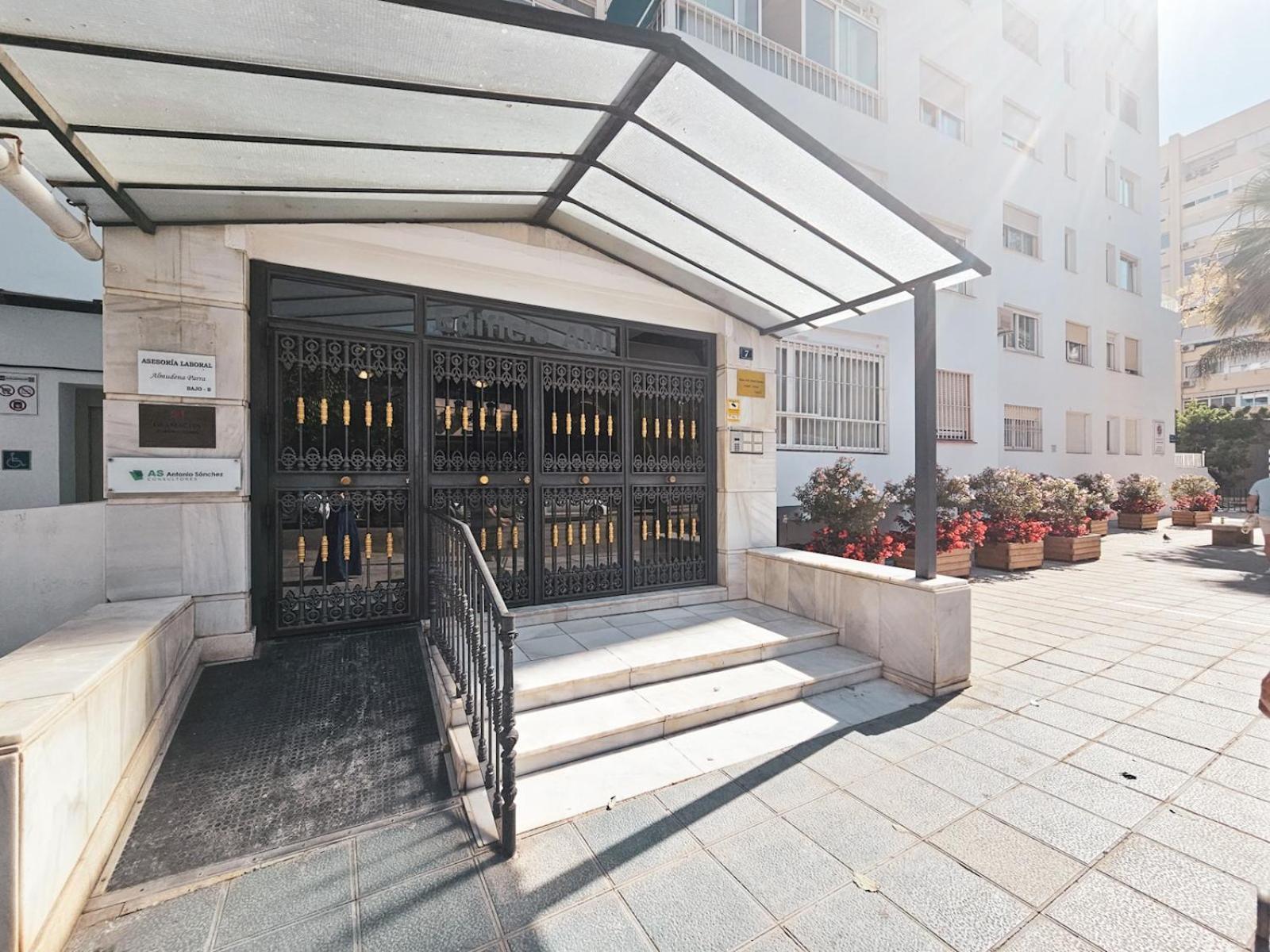 Charming Steps From Marbellas Downtown Pass The Keys *